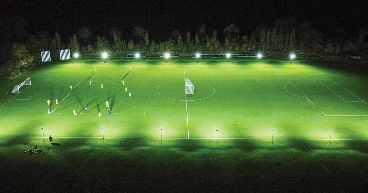 Ritelitesystems's tweet photo. Keep your team training for longer through the winter evenings with the Sports-Lite! Last night we had 16 Sports-LITE’s lighting up @thorpewoodfc training in Peterborough #clocksgoback #sportslite #football #wintertraining #ritelite https://t.co/o3CxduNBZR