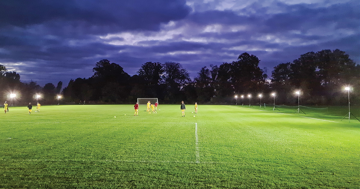 Ritelitesystems's tweet photo. Keep your team training for longer through the winter evenings with the Sports-Lite! Last night we had 16 Sports-LITE’s lighting up @thorpewoodfc training in Peterborough #clocksgoback #sportslite #football #wintertraining #ritelite https://t.co/o3CxduNBZR