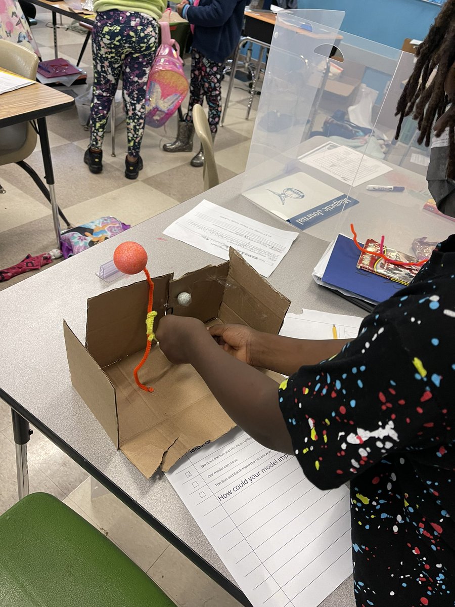 RodriguezRockss's tweet photo. We had a STEMful morning, creating Sun and Earth models to show how revolution and rotation work. 🌞🌎 https://t.co/NETo8XkhgU