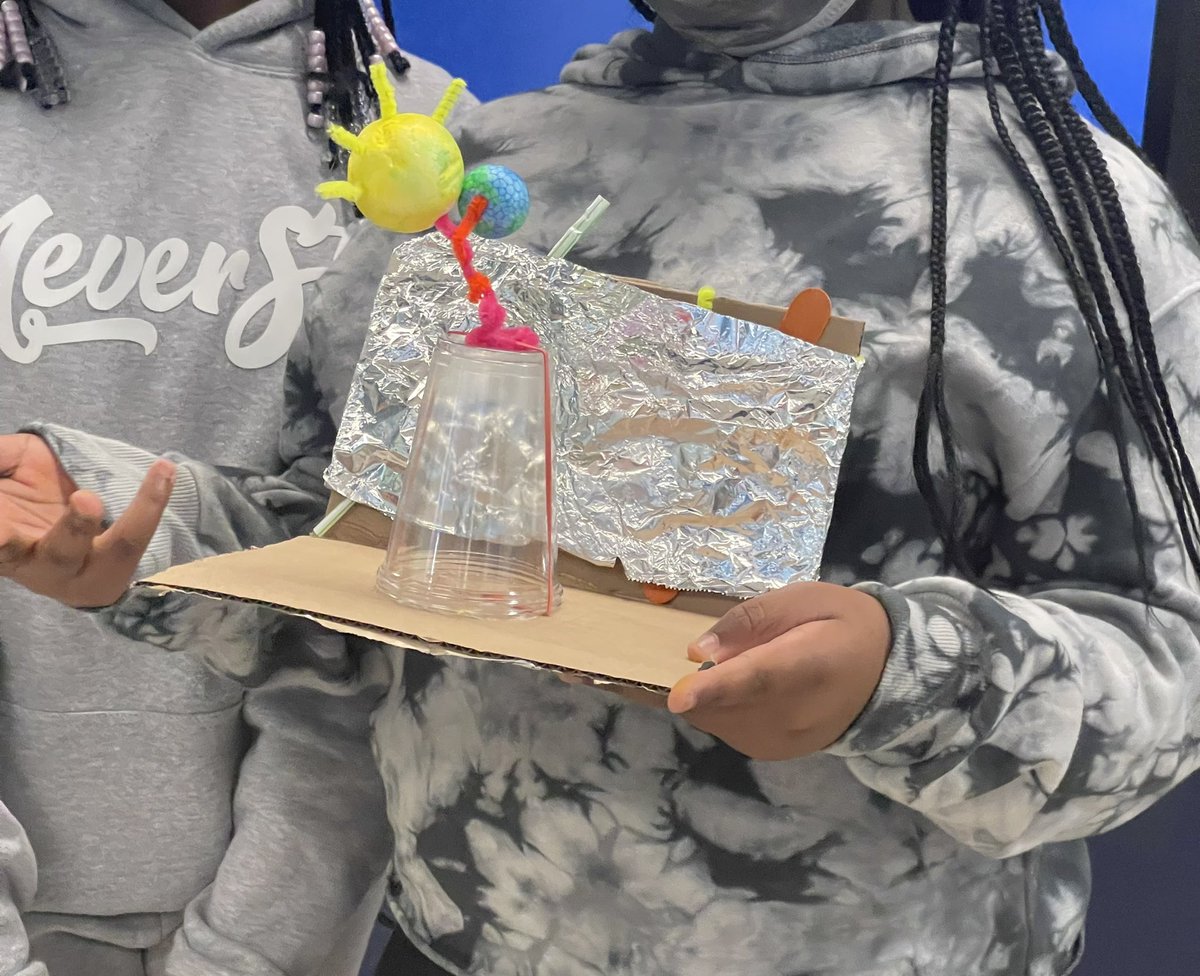 RodriguezRockss's tweet photo. We had a STEMful morning, creating Sun and Earth models to show how revolution and rotation work. 🌞🌎 https://t.co/NETo8XkhgU