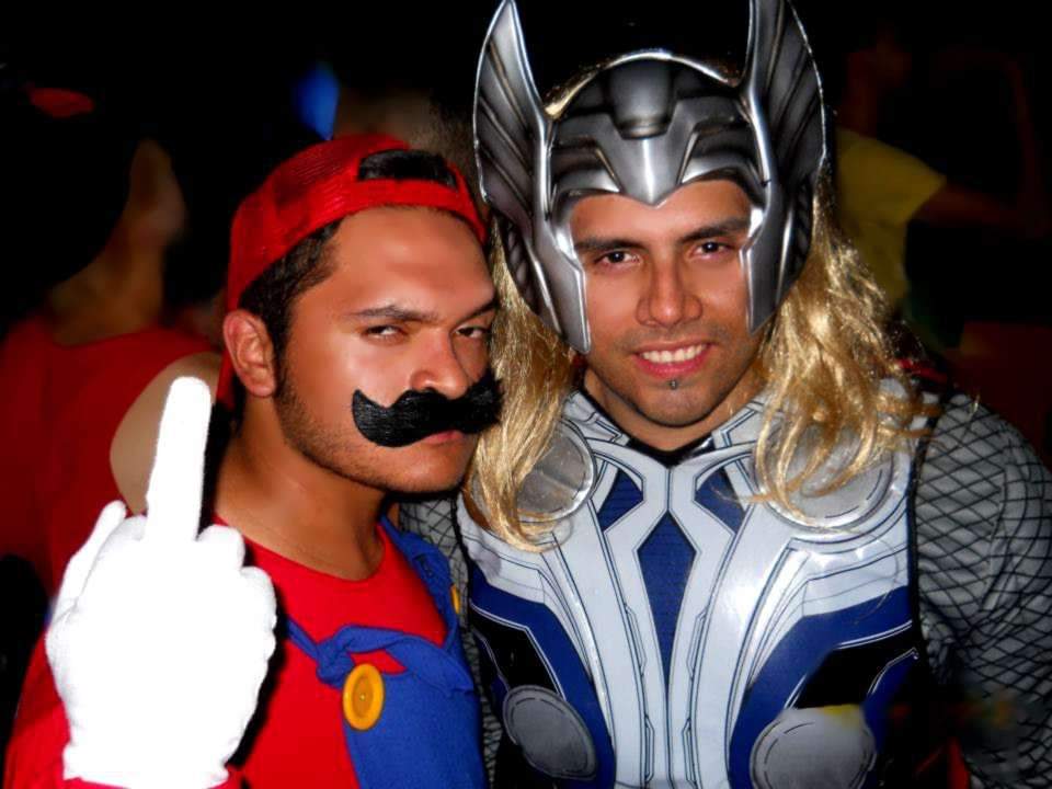 Mario ft Thor (Madonna en el Super bowl) and The Blessed Madonna, sorry remix . #TBT https://t.co/yunj7ECxzO