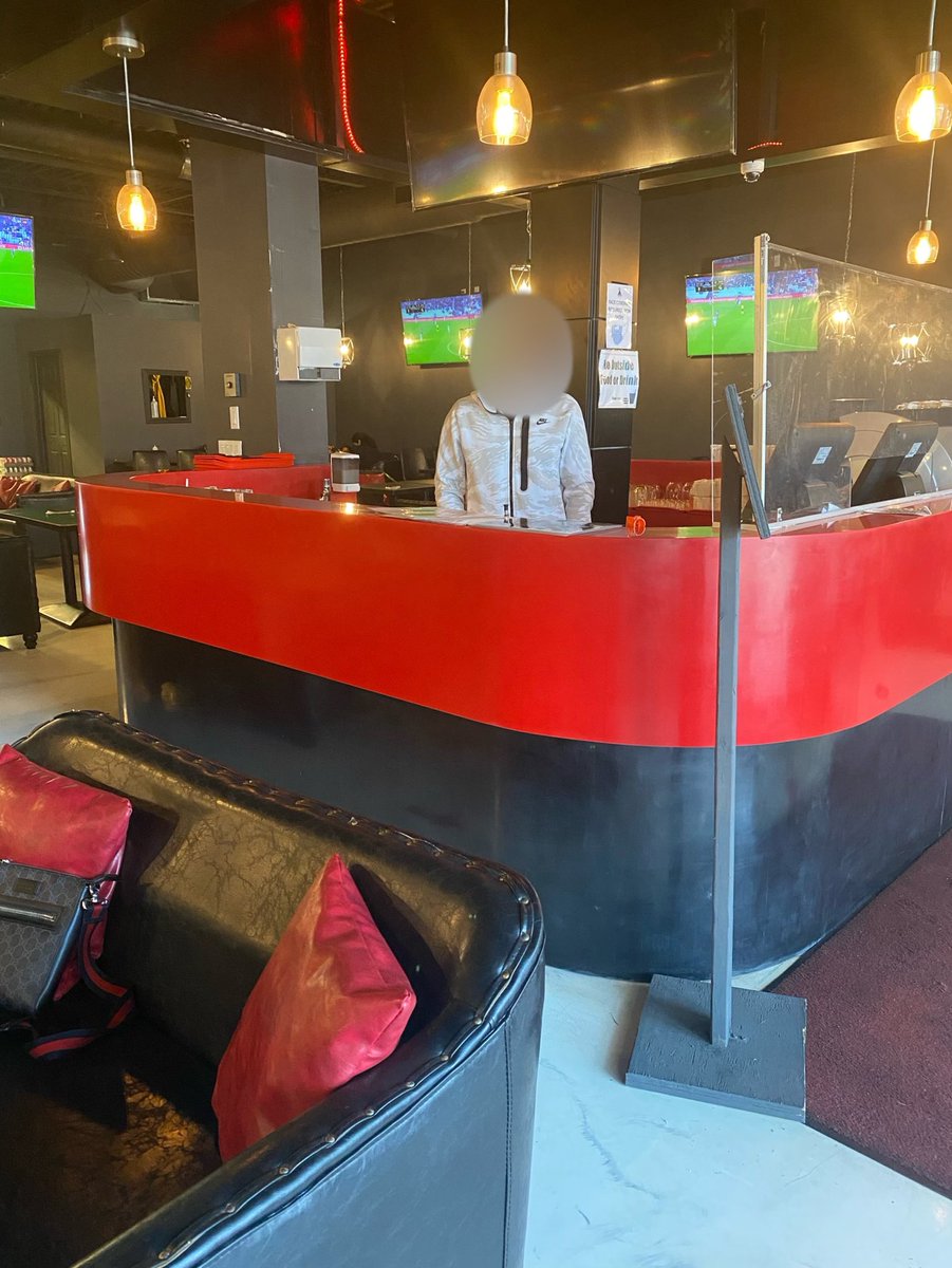 DurhamConEd's tweet photo. Want to complete your diploma while working? We offer #CoOpWorks Earn credits with DCE while you work! Ongoing registration is available.  Some of our current students work in Hospitality &amp; Retail. @DDSBSchools  https://t.co/qfudlBENpU https://t.co/Qf8Mbj8qPZ