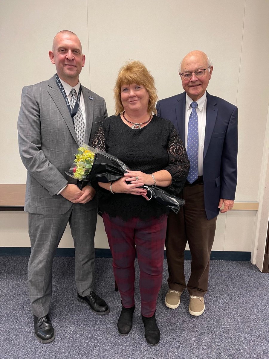 Dr. Jason Conway, Executive Director, and Mr. Paul Scheinert, President-WIU Board of Directors congratulate Ms. Beth Geismann on being awarded the 2020-2021 Outstanding Paraeducator.
#WIUProud