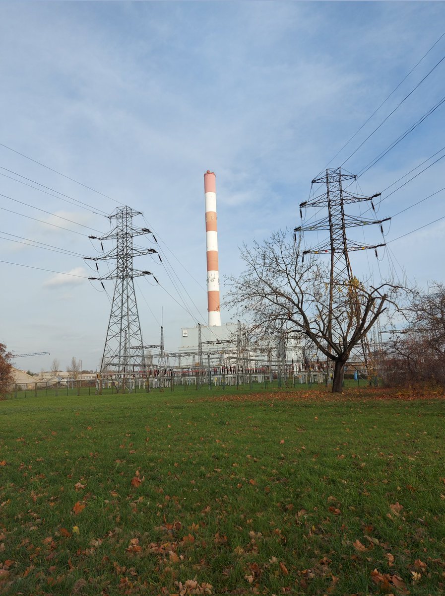 WarszawskiBlog's tweet photo. Ciepłownia Kawęczyn🏭 Powerplant in Kawęczyn🏭 #ciepłownia #komin #industrialnie #Kawęczyn #Rembertów #Warszawa #powerplant #chimneystack #industrial #suburbs #Warsaw https://t.co/9oSRsjTsAd