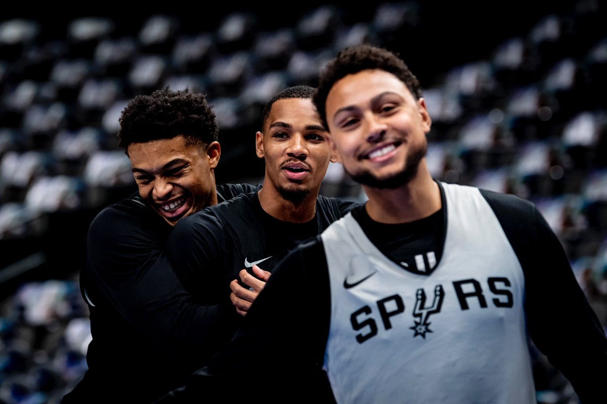 RT @spurs: wholesome content for the TL https://t.co/RLewplhCy3