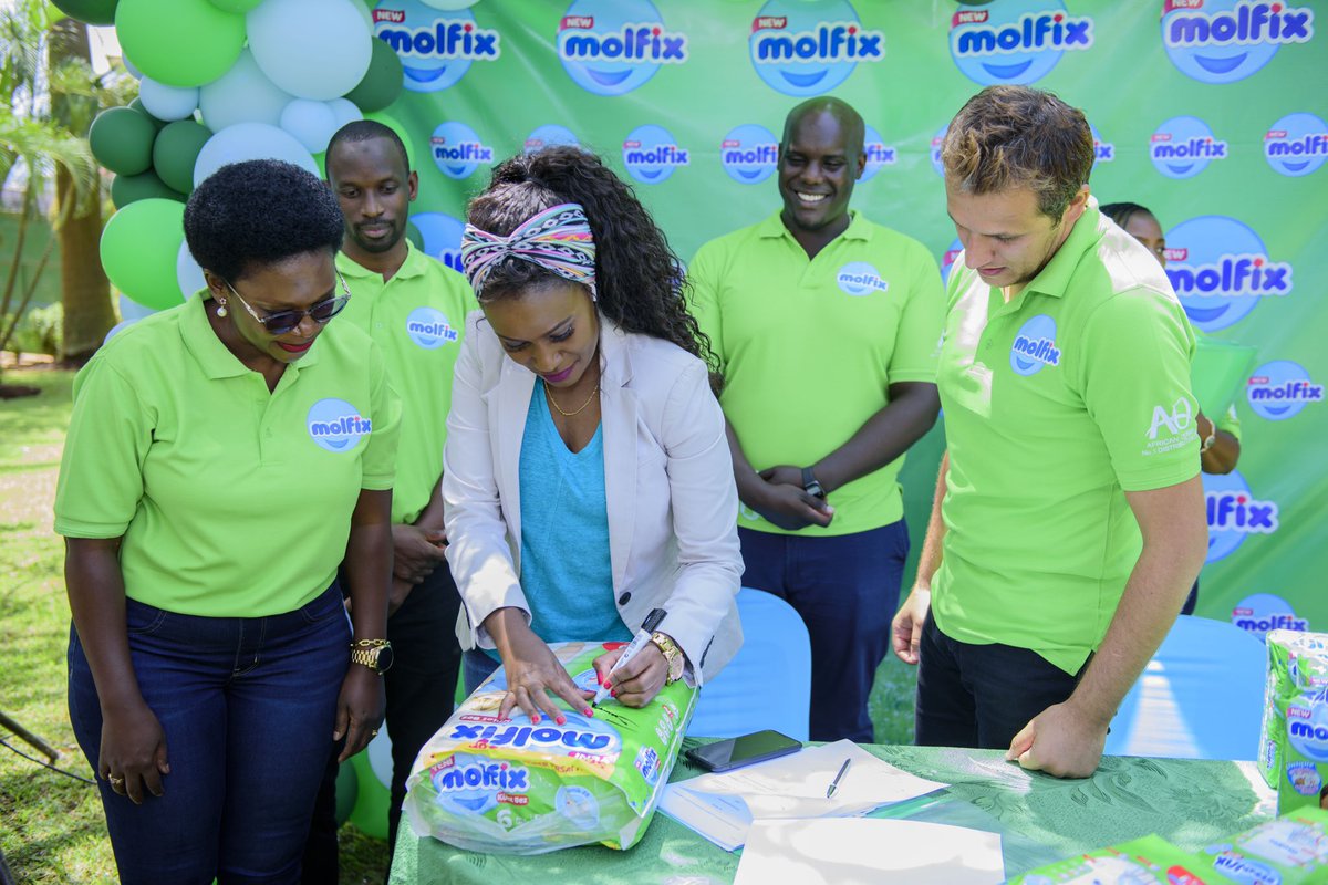 JKanyomozi's tweet photo. Hey mamas, I have some great news for you.. Will be sharing 😊💚 #MolfixMamas #MolfixUganda https://t.co/Lgha2TRtjg