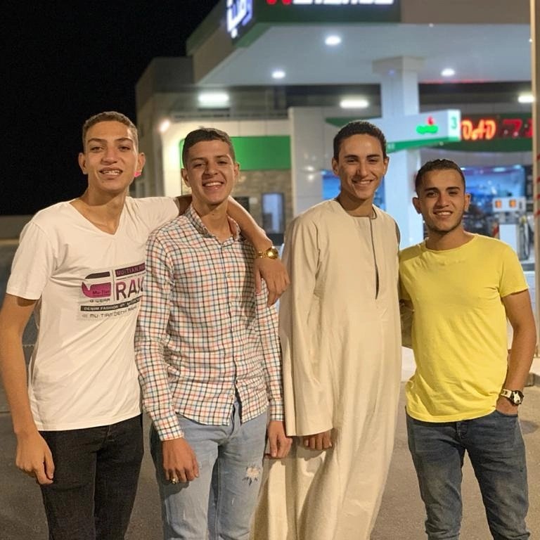 اخواتى م ولاد عمى