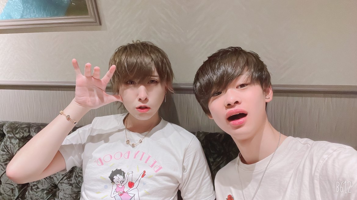 CreatorManato's tweet photo. 朝から最高です
シンさんと写真撮りました
幸せです
髪の色変えたのに気づいてもらえなかった(T . T) https://t.co/OLIvKsRn7T