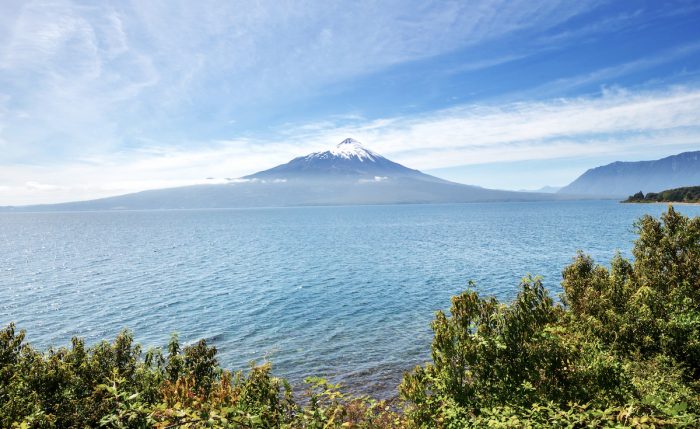 elmostrador's tweet photo. GENERACIÓN M| Precios bajan hasta un 40% tras la reactivación del turismo y aumento de vuelos en Chile https://t.co/kNoQn8veiI https://t.co/huObKNRd60