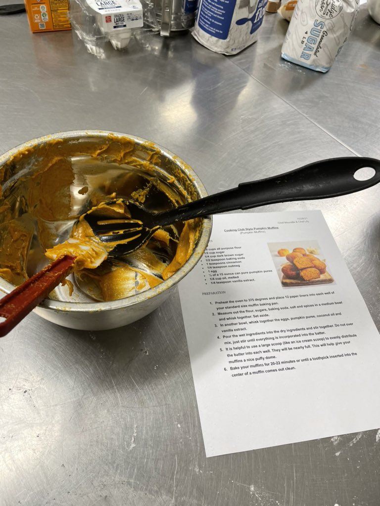 cooking_cghsnc's tweet photo. BOO! We made some delicious and spooky 👻 pumpkin 🎃 muffins! Led by our wonderful student leaders, Maurelle &amp; Lily. Thanks to everyone who stopped by and be on the lookout 👀 for the next meeting!! https://t.co/uVF2geC8X9