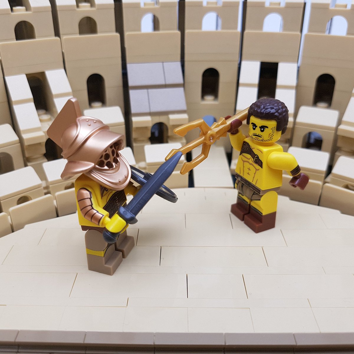 #ClassicsTober day 28 - Trident 🐟

A Retiarius, often depicted with a trident, facing of a Murmillo in the arena of the Colosseum.

<a href="/LEGO_Group/">LEGO</a> forgot to give him a net 😁