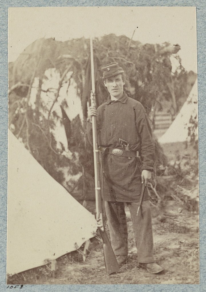 2ndrivcob's tweet photo. This week 160 yeas ago, the 2nd Rhode Island lost their famed Burnside Blouses and traded them in for Frock Coats #2riv #cw160 #rihistory #rhodeisland #americancivilwar #civilwarhistory #fashion #uniform #burnside #teamwheaton https://t.co/nx67Bj89jz