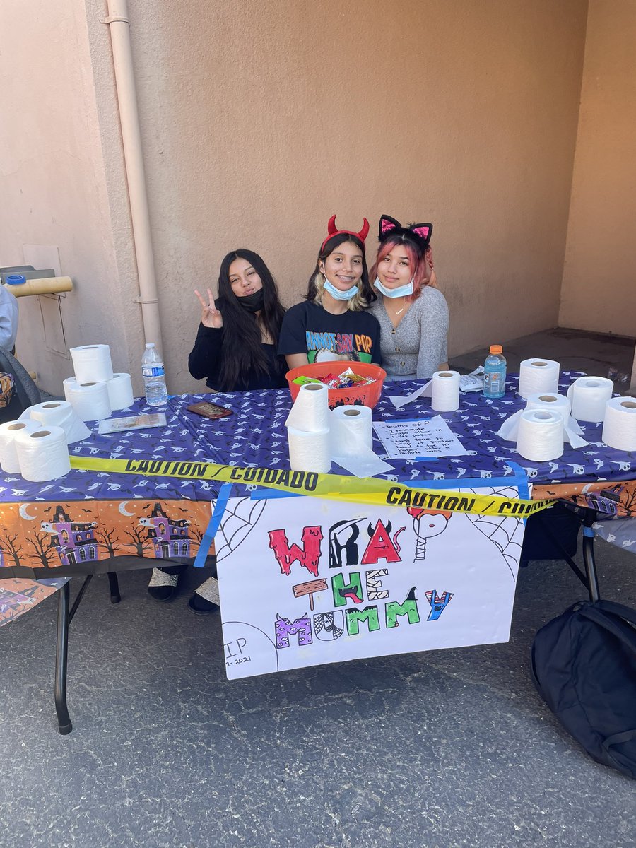 YHSDRAGONS's tweet photo. 2021 Halloween Carnival was a success! Thank you YHS Leadership! #godragons🐉 💜 https://t.co/Q4eKaZSWuY