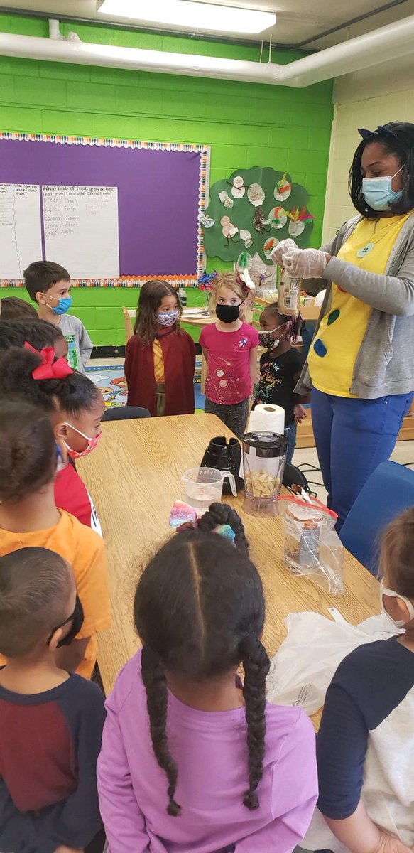 94Shonda's tweet photo. What a great week of learning in Mrs. Renfrow's pre-k class! The students learned all about what  foods grow on trees. The students had the opportunity to taste foods that grow on trees and made applesauce today. 😋🍎🍏#TreeStudy#Earlylearning @TeachStrategies https://t.co/ZPQ2qNB2j2