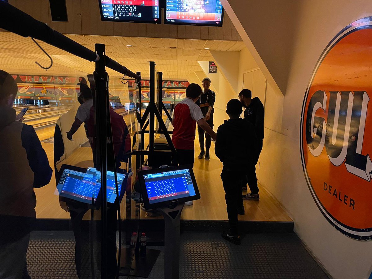 KTCC_Youth's tweet photo. Young people enjoying their trip this afternoon to @rowansbowling
Scores were as follows
#jamiewon #bowling #fun #youthhub #halfterm
@KentishTownCC @CCA_Camden @HighgateNewtown https://t.co/BAqU2BNonj