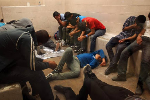 ImpactoLatino's tweet image. Jurado dice que cárcel debe pagar a migrantes presos más de un dólar al día  #ImpactoLatino #Inmigrantes #GEOGroup #detenidos
 impactolatino.com/jurado-dice-qu…