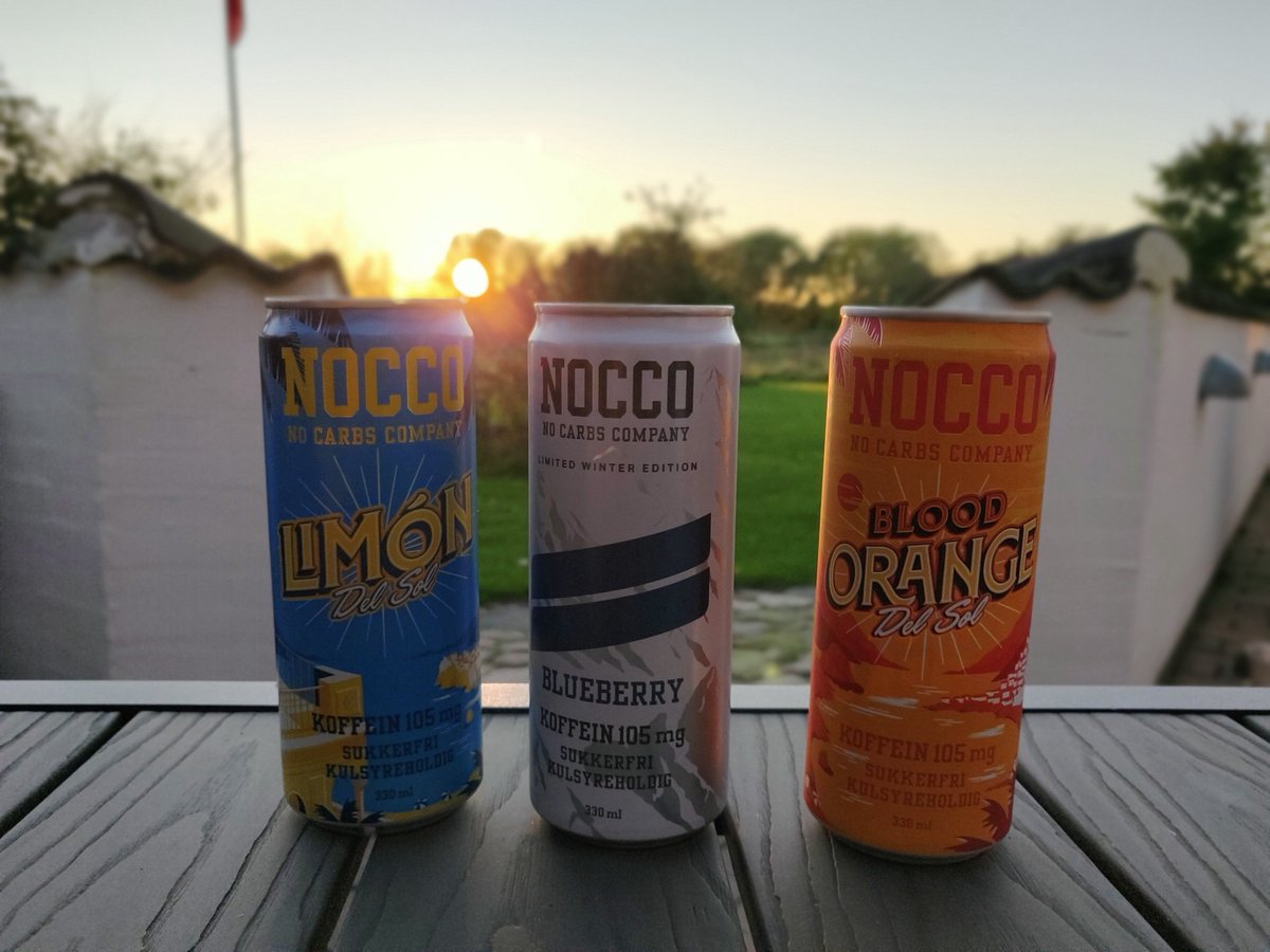JorzenOfficial's tweet photo. Nu fandt jeg endelig lidt sol (man er jo i Danmark), så det var jo oplagt at tage nogle billeder af sponsor-godterne!

Gamer-juicen hentes i kasse-vis, men det var da et lidt pænere billede uden kassen 😂 @NoccoBCAA @noccoesports @OdenseEsport

#odenseesport #WeareOdense https://t.co/iREHoiktis