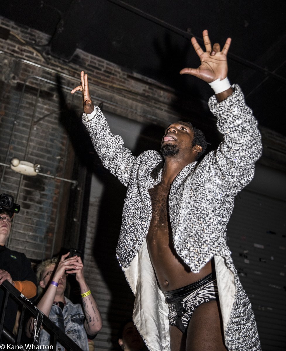 Kane_B13's tweet photo. Here's some more #TBT pics from 2 years ago today, the #Halloween-themed #GCWFrightFest at the Voltage Lounge in Philadelphia. @GottaGetSwann vs @AlexZayneSauce , who dived off the balcony! #GCW https://t.co/FOwurHRnOf