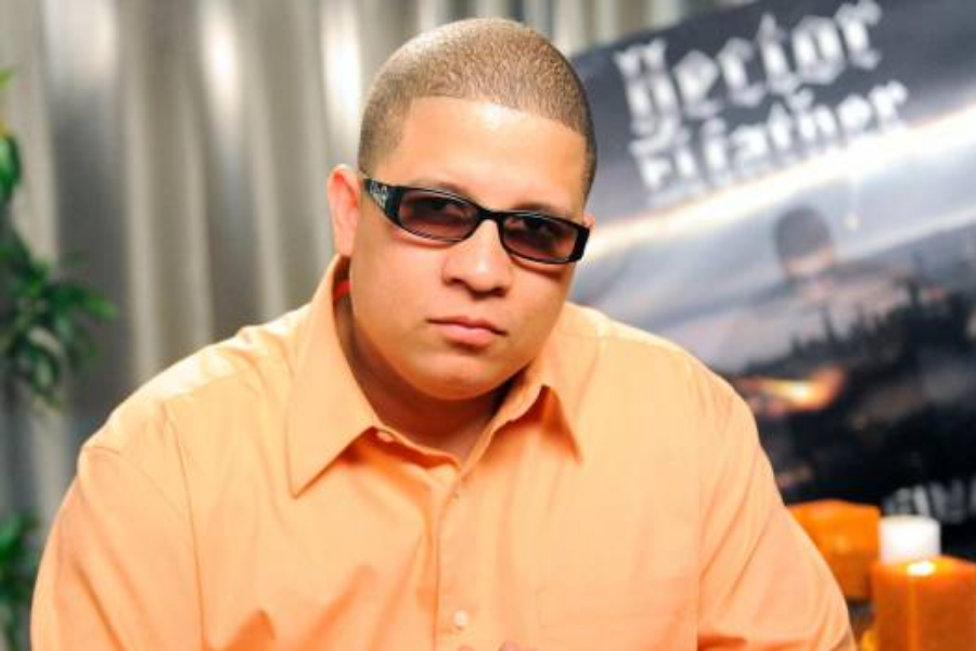 diario1_sv's tweet photo. Disparan contra iglesia del exreggaetonero puertorriqueño Héctor #ElFather
Detalles en: https://t.co/yDj9daHfoE https://t.co/AEFcYNDXb6