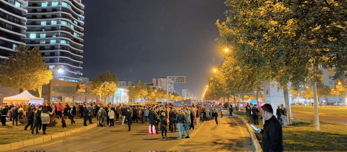 diyarbakirbld's tweet photo. Cumhuriyet coşkusunu hep beraber yaşıyoruz!

29 Ekim Cumhuriyet Bayramı'nın heyecanı Fener Alayı Etkinliğimizle başlıyor.

 Bütün halkımız davetlidir.

Unutulmaz bir akşam sizleri bekliyor.

#29EkimCumhuriyetBayramı https://t.co/10VWAxBK2H