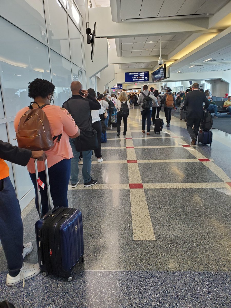 LyfeBeautiful's tweet photo. NEVER again will I travel... @AmericanAir !! In all my years of flying I've never experienced such poor customer svc &amp; lack of consideration for passengers. And then this is the customer service line, wrapped around the corner??! #StrandedInDallas #Trash https://t.co/1SobTS1CkF