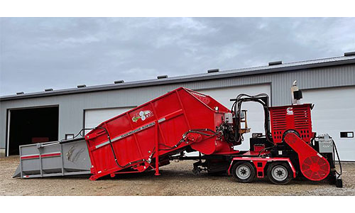 FarmZillaClass's tweet image. DUMP DECK W/Fieldline blower fan, Cummins 8.3L turbo diesel... #dumpdeck #fieldine #blower #cummins #diesel #ag #agriculture #farming #CDNAgriculture bit.ly/2ZtVL8v ☎