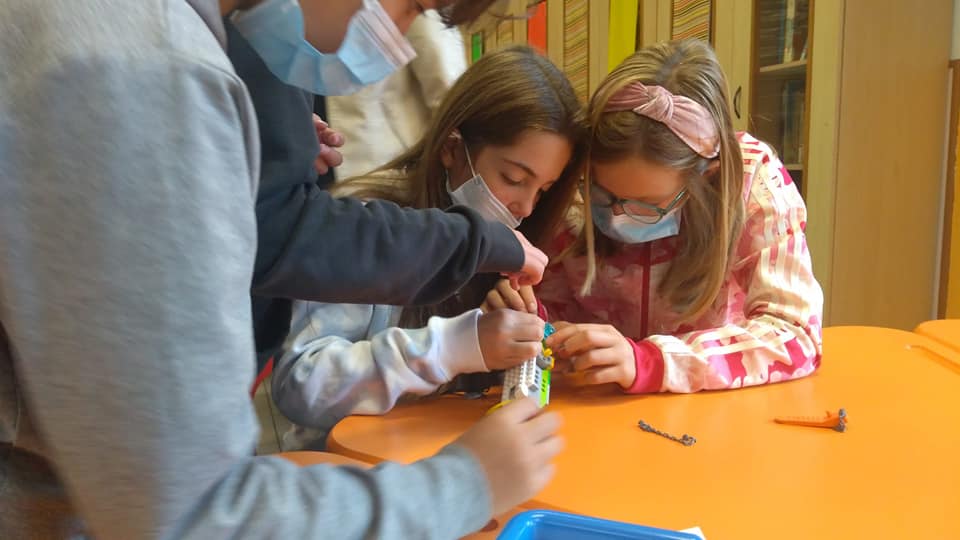 Code4europeP's tweet photo. On the third day of the mobility in Italy, we were in Ostra Vetere Primary School. We had a chance to be in robotics lab. We met new with new robots. Their names are Codey Rocky, mBlock and Dash and Dot. https://t.co/nF2AevbJwP