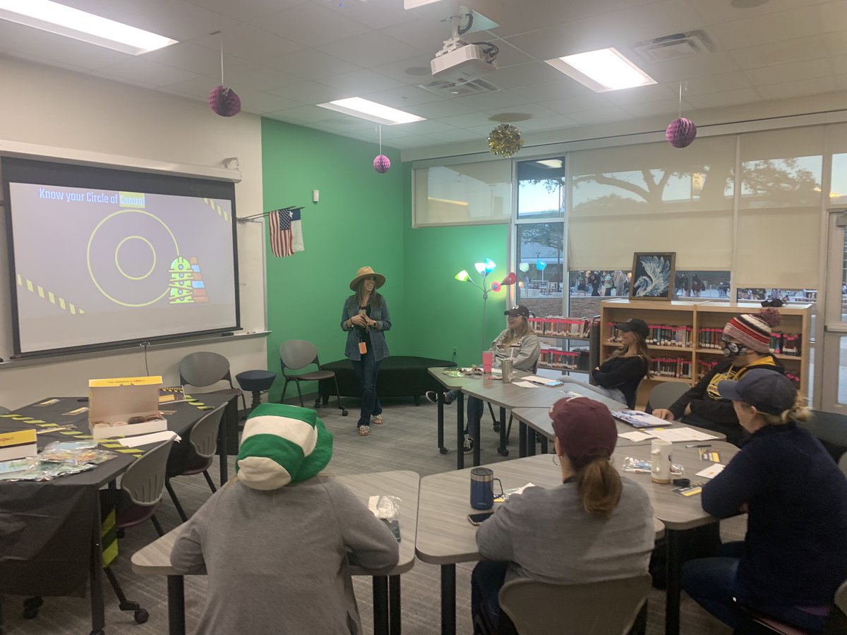 New Comal Event! How lucky are we to have these incredible teachers join our team this year!
📚📖📓✂️📝✏️

<a href="/Ktbiggs00/">Katie Biggs, NBCT</a> <a href="/hanna_schramm/">Hanna Schramm</a>