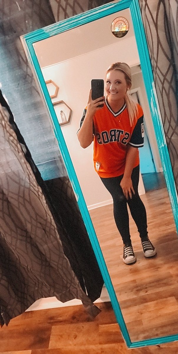 kate_denae's tweet photo. 💙🧡
#GeauxStros #TwoThatsJustMyBabyDaddy https://t.co/XTJa8tHAR3