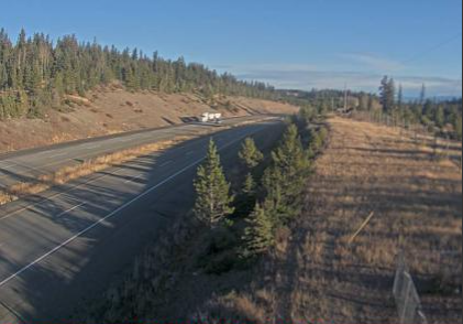 ColtonDavies_'s tweet photo. A 24 hr difference on the Coquihalla at Walloper, this morning vs. yesterday morning. #itsthattimeofyearagain #Kamloops https://t.co/cfPybGIfEQ