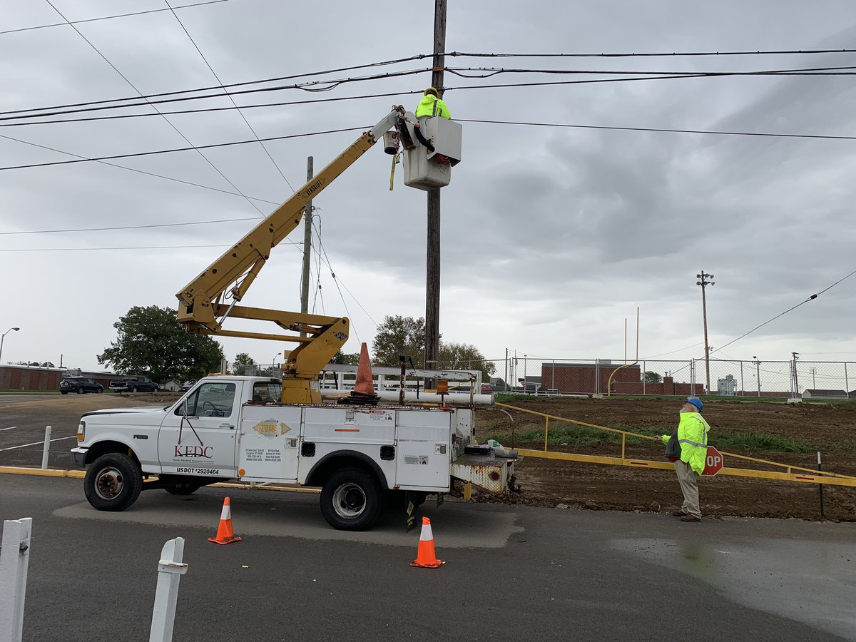 DrBurchett_HCS's tweet image. Harrison County Schools would like to give a huge shout out to @KEDC1. Yesterday we lost our fiber connection to the central office. Today, Jerry &amp;amp; Marty of KEDC’s Technology Services are on site to splice the fiber and get us connected! #WeAreKEDC #YourTrustedPartnerInEducation