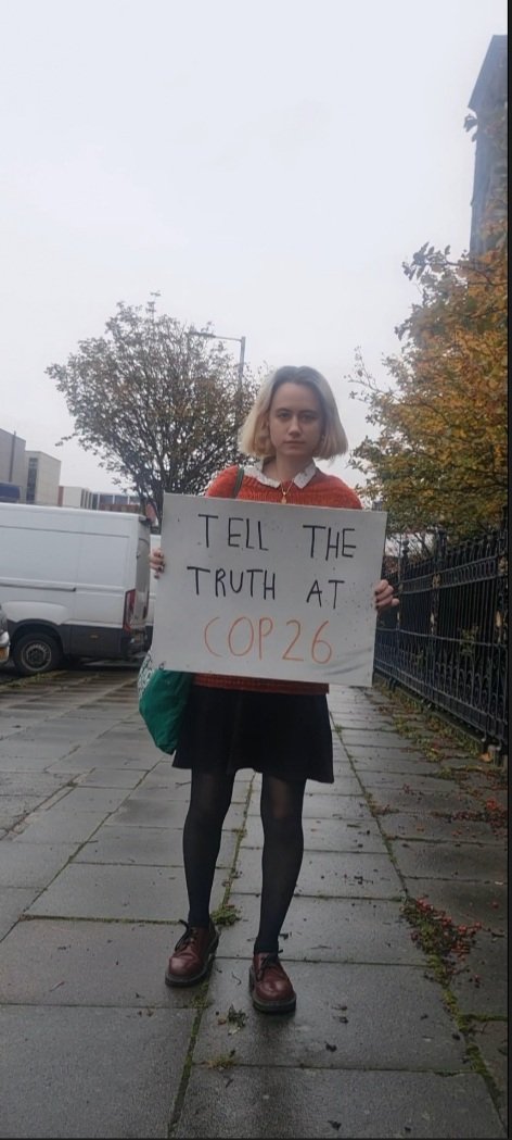 AnnaKernahan's tweet photo. Day 4 in a row of protesting for the people in power to tell the truth at @COP26

We have illegally high levels of air pollution (2nd highest in the United Kingdom) in Belfast, the city I live in. 1 in 24 people die from air pollution every year in this city and last 
THREAD 1/3 https://t.co/3MPR9dgQBK