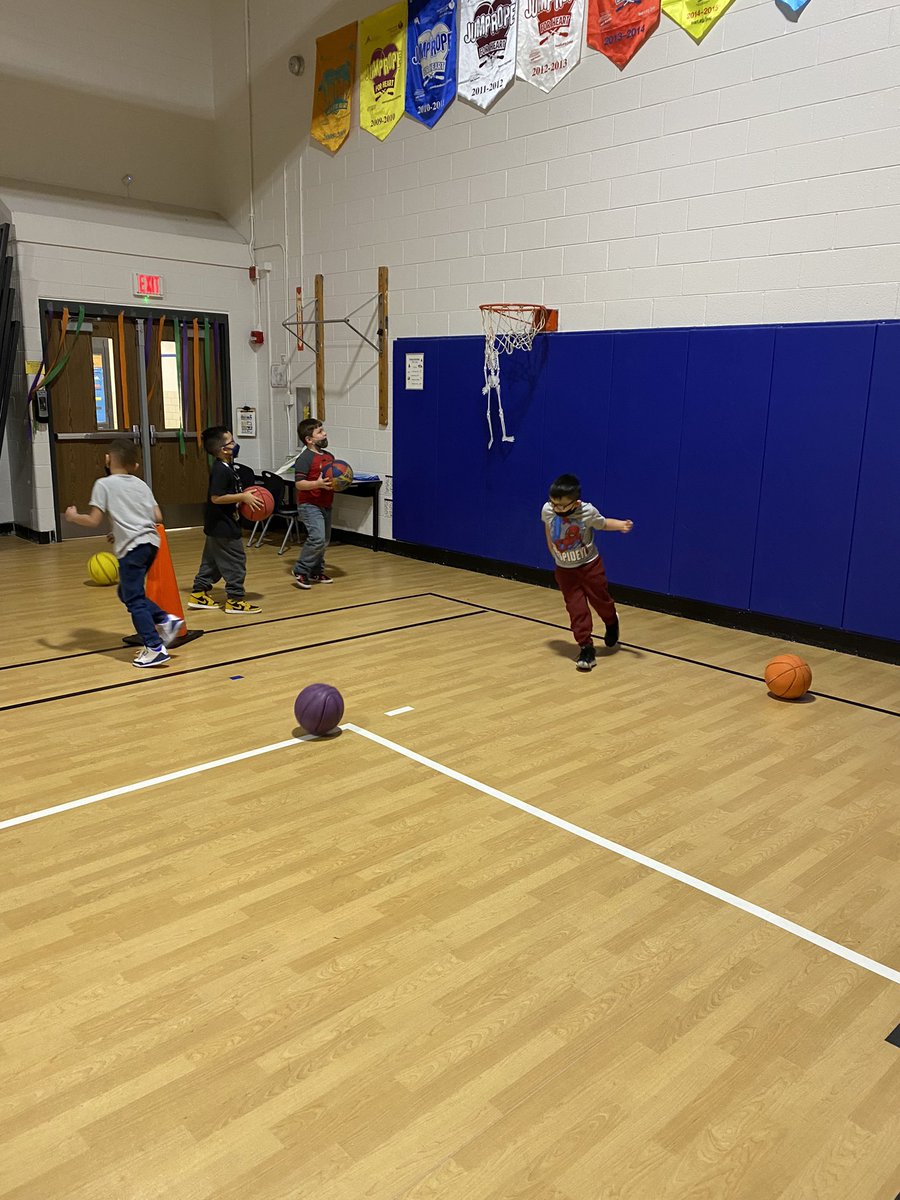 MrsHarafPE's tweet photo. Mrs. Haseman’s class earned a free choice PE for getting 15 ⭐️’s! They were the first primary class to do this 😊 #lane126 #weare126 https://t.co/02oupkBIGM