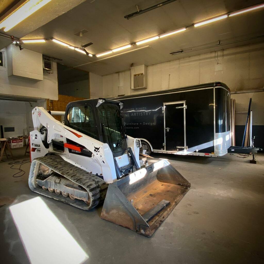 fieldstonearts's tweet photo. Set-up

We are slowly getting everything packed and moved. In the meanwhile we are also upgrading a lot of our infrastructure for the new property. We will still be holding onto the tractor, but this new Bobcat T770 will be a game changer for loading/unl… https://t.co/H5Qi0VplbD https://t.co/xI9Ygu0z9T