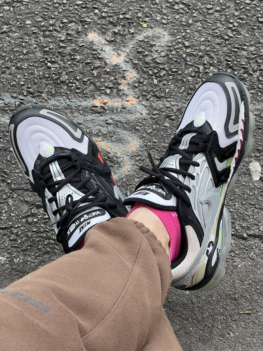 Marat_Galiev's tweet photo. #dailykicks https://t.co/2dAftRizPt