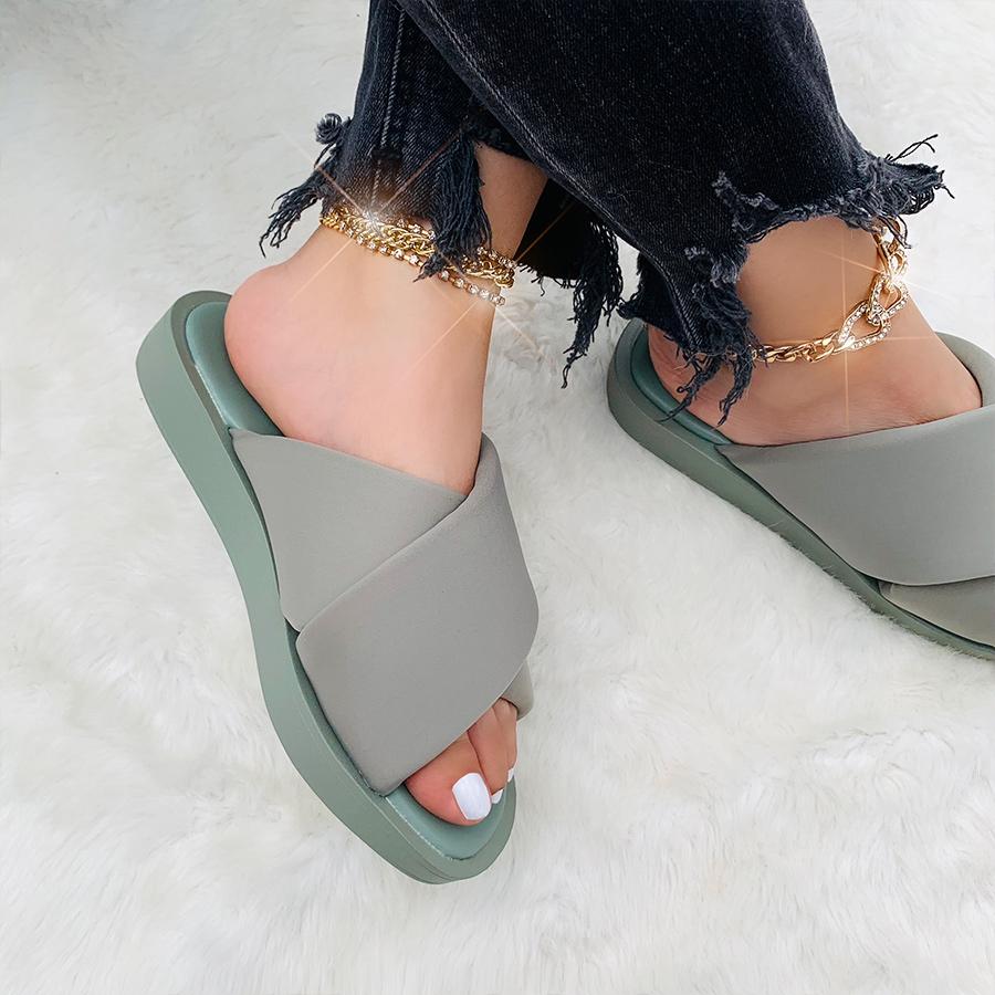 ¡Días como hoy para andar en tu modo más “relax” con estas #sandalias ! 😎
.
Style: Preppy Olivo 💚
.
#myshoesmexico #amoloszapatos #zapatos #sandals #shoes #tiendaonline #comfy #tiendaonline #zapatosdemoda