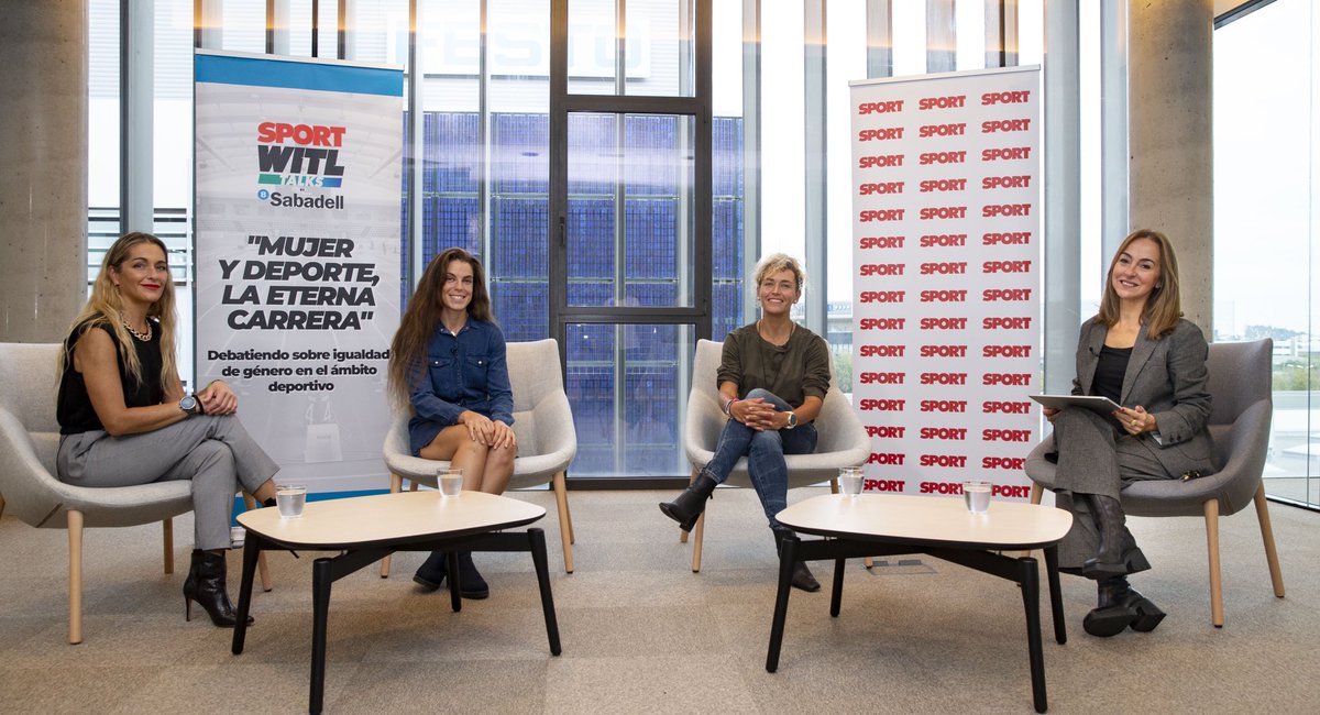 Seguimos luchando para que la carrera no sea eterna. Gracias Marta Guerrero, Judit Abarca y Eva Llinás por vuestros testimonios. Muy interesante esta mesa redonda que podéis volver a ver en la web de <a href="/sport/">Diario SPORT</a> y <a href="/whereisthelimit/">whereisthelimit</a> #mujer #igualdad #mujerydeportelaeternacarrera