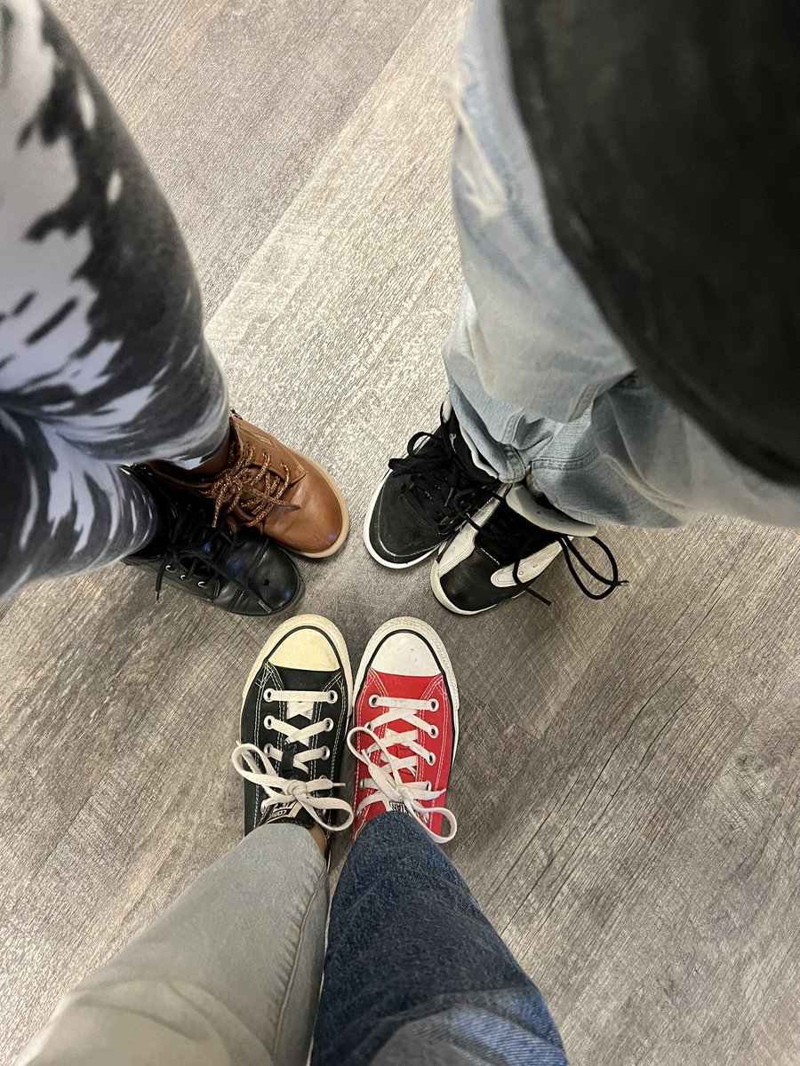 Mix match, mismatch…whatever it is, we’re having fun doing it!! 

Also never realized how dirty my black converse were 🙈🙈 

<a href="/HumbleISD_OFE/">Oak Forest Elementary</a> #RedRibbonWeek #EveryStudentMatters