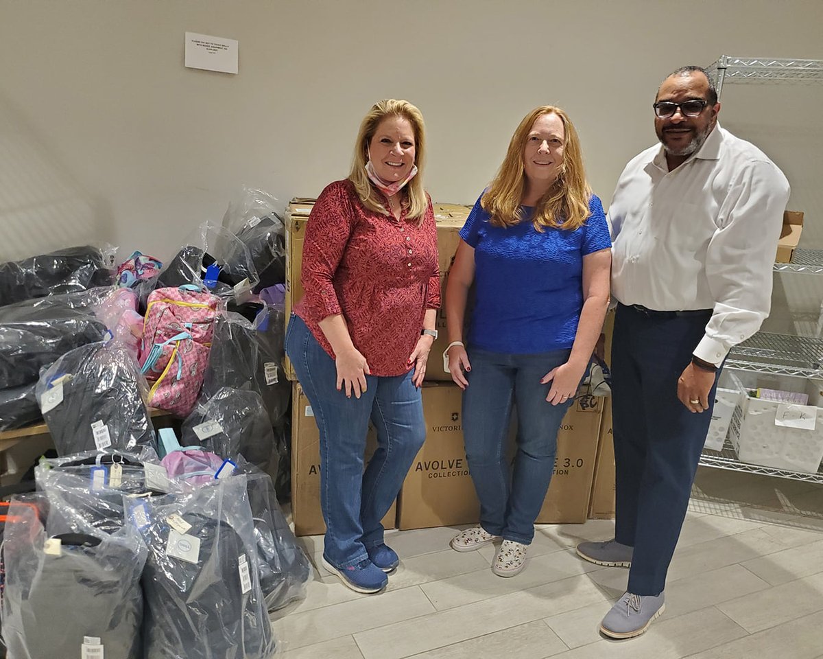 PorterLeath's tweet photo. What an awesome surprise for @PorterLeath's Connections program! Our staff will use these 'blessing bags' to ensure children have items to call their own during their time in #fostercare. A special thank you to @ChfPiomingoDAR &amp; #DellTechnologies for the incredible backpacks! 🧡 https://t.co/jXlZk2E0rP