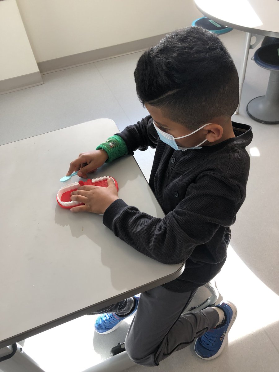 Learning is the most effective and rewarding when you have the right tools to support your instruction. Awesome lesson <a href="/Hina_Aamir02/">Hina Aamir</a>, we all LOVED brushing those pearly whites! #smilebigforlearning <a href="/Connaughtcomets/">Ecole Connaught</a>