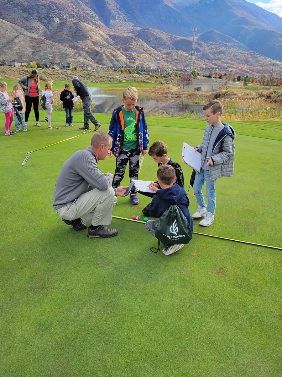 Kicking off the inaugural <a href="/TheFirstGreen/">First Green</a> Field Trip at Cedar Hills Golf Club this morning. Thanks to host Superintendent Brian Cloud and staff!