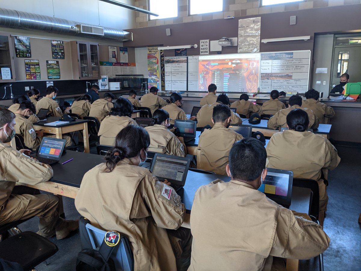 CMIPerris's tweet photo. Mr. Cantu gamifying learning in his Science class by using Quizziz #scholarplus #cmiacademics https://t.co/SdrkIp9sw7