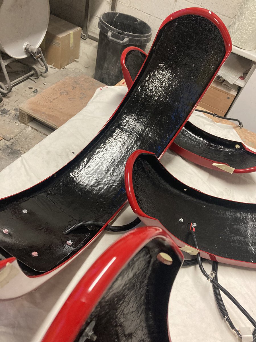 classiccarguru1's tweet photo. Last job this evening on #Tipo184 was to hand apply a flow coat the inside of the mudguards I’ve #Imagineered into existence
This not only blacks them out but also to provides a solid resin coating
Then finally paint in the edge returns to finish neatly😎
#Handmade
@DowsettsCars https://t.co/ZSHYJHZ6Dm