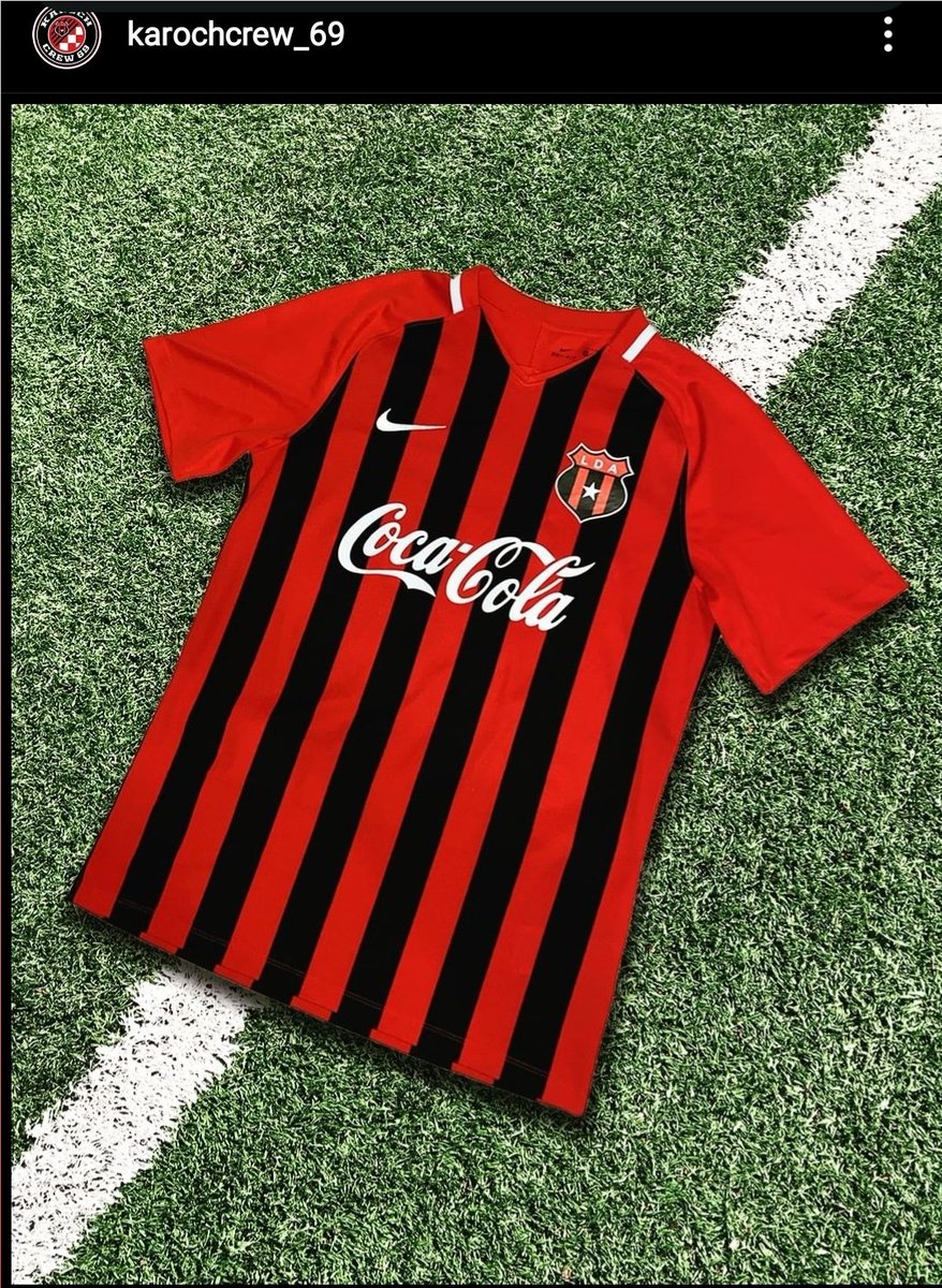 ElectraLDA's tweet photo. Sabían que en República Checa hay un grupo de amigos que juegan bajo el nombre de Karoch Crew 69 en honor al exjugador checo de Liga Deportiva Alajuelense Pavel Karoch y no solo eso, también juegan con nuestros colores y nuestro escudo. Manudos en el extranjero. ❤🖤 https://t.co/o6VyZ11r4r