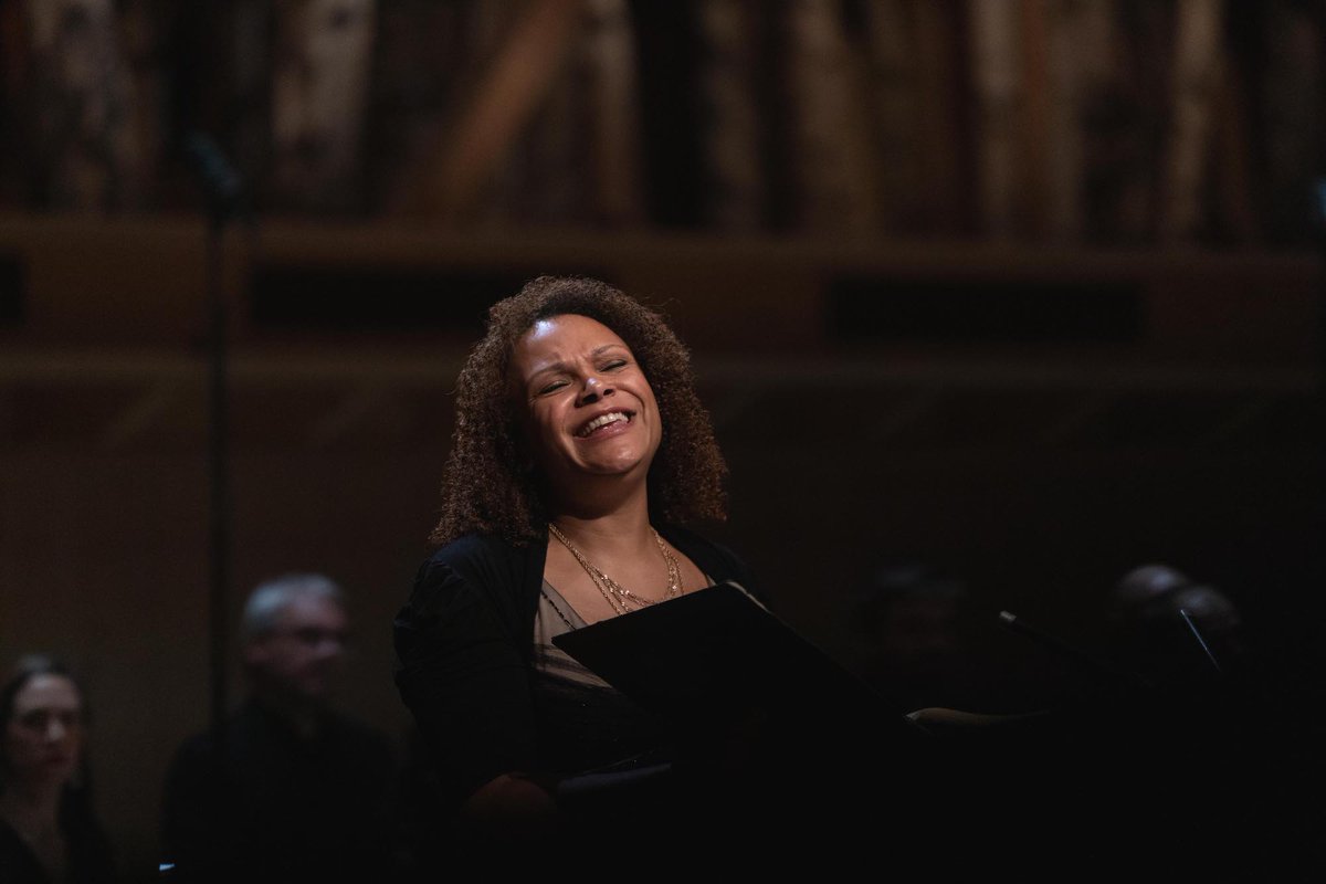 lesartsflo's tweet photo. #concert #bach 🎼🌟
Retour en images sur la Passion selon St Jean, vendredi dernier à #Evian ! Merci @lagrangeaulac pour ce merveilleux accueil 🙏https://t.co/9808tCsH9D
#PaulAgnew 
📷 @matthieu_joffres https://t.co/0Yh6H8QlkL