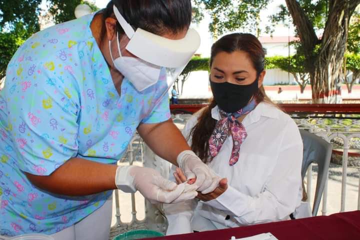 GobTeapa's tweet photo. GOBIERNO MUNICIPAL “JUNTOS POR TEAPA” INFORMA

“Inaugura Lic. Alma Espadas Jornada de Pruebas Rápidas COVID”

*La alcaldesa refrendó su apoyo total a los ciudadanos en materia de salud https://t.co/jOj6DUnDdL