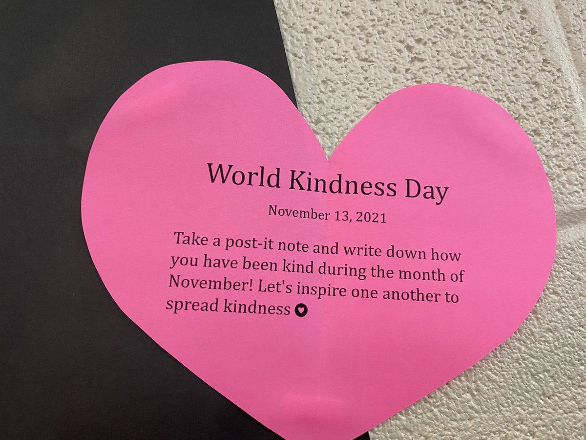 RSMSKNIGHTS's tweet photo. Our librarians are going the extra mile to encourage and inspire kindness at Rock Springs Middle. Kudos! #tomakeadifference #simplybetter #worldkindnessday @RSMSKNIGHTS @waynes5203 @RSMSLibrary https://t.co/u70DbyeULS