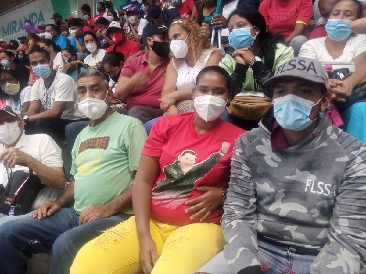 ELPSUVBARUTA's tweet photo. Baruta dijo presente en el inicio de Campaña con el candidato a la reelección del estado Miranda Héctor Rodríguez Castro.
#VenezuelaTieneConQué #MirandaTieneConQué
#BarutaTieneConQué https://t.co/mGmzalPpEH