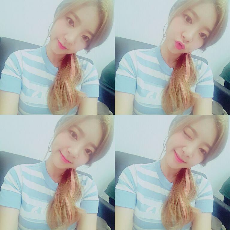 wearelaboreale's tweet photo. ʚ ♡ ɞ   𝘞𝘌𝘓𝘊𝘖𝘔𝘌 TO OUR 𝗤𝗨𝗘𝗘𝗡DOM  👑  › #𝐑ouge𝐕elvetDAY #On𝐏eeka𝐁ooMood ✶ !  
Haru se fue corriendo a ver a @rougecores porque no quería perderse de la oporunidad de verlas y cantar peek-a-boo, ya que le encantó. https://t.co/eVGw4Bvuf2
