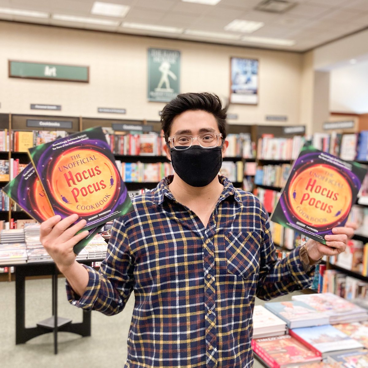 BNQuailSprings's tweet photo. If you’re in the cooking and Halloween spirit we have just the cookbook for you!

What’s your favorite Halloween treat? https://t.co/F3LbL9qB4z